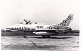 Photo Originale - Aviation - Militaria - Avion North American F-100 Super Sabre - US AIR FORCE - Aviación