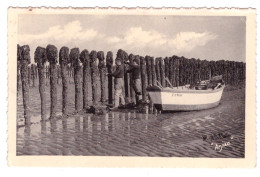 ILE D OLERON - BOYARDVILLE Récolte Des Moules De Bouchots  (carte Animée) - Artesanal