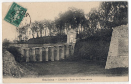 CPA 80 - DOULLENS (Somme) - Citadelle - Ecole De Préservation - Ed. Decauchy - Doullens