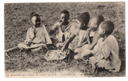 CPA Afrique - Missions Des Pères Du Saint-Esprit - ZANGUEBAR - Le Repas Des Enfants - Zonder Classificatie