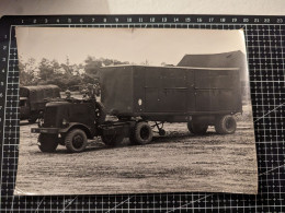 CAMP DE CAMPAGNE MILITAIRE VEHICULE - Matériel