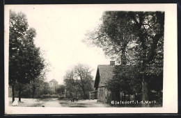 AK Altlandsberg, Gielsdorf I. D. Mark, Strassenpartie Mit Wohnhaus  - Altlandsberg