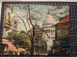 MAXI CARTE MONTMARTRE  PLACE DU TERTRE CAMION DANONE AUTOMOBILE - Autres Monuments, édifices