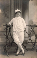 CARTE PHOTO - Femme - En Tenue De Sport - Carte Postale Ancienne - Fotografía