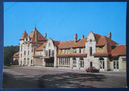 CPM CARTE POSTALE  - GARE DE NÉRIS LES BAINS  ( ALLIER 03 ) - - Stazioni Senza Treni