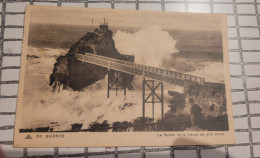 Le Rocher De La Vierge Par Gros Temps. Biarritz - Biarritz