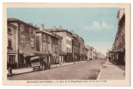 CPA 69 - BELLEVILLE SUR SAONE (Rhône) - La Rue De La République Dans Le Bas De La Ville - Belleville Sur Saone