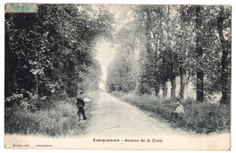 CPA 78 - EVECQUEMONT (Yvelines) - Avenue De La Croix (petite Animation) - Ed. Boucher - Sonstige & Ohne Zuordnung