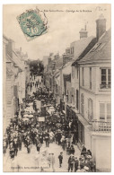 CPA 91 - DOURDAN (Essonne) - Rue Saint-Pierre. Cortège De La Rosière - Ed. Sevin - Dourdan