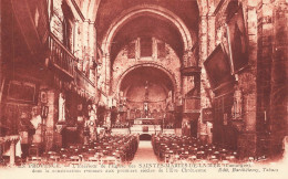 CPA L'intérieur De L'église Des Saintes Maries De La Mer     L2869 - Saintes Maries De La Mer