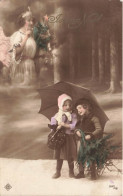 FETES ET VOEUX - Noël - Deux Enfants Sous Un Parapluie - Colorisé - Carte Postale Ancienne - Other & Unclassified