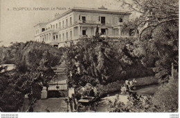 Grèce CORFOU N°5 Achilleion Le Palais Animée Avec Bel Attelage Calèche Cheval Au Premier Plan VOIR DOS - Grecia