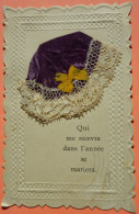 CARTE COIFFE BRODEE - QUI ME RECEVRA DANS L'ANNEE SE MARIERA - SCANS RECTO VERSO-16 - Embroidered