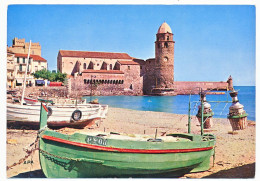 CPSM / CPM 10.5 X 15 Pyrénées Orientales En Parcourant La Côte Vermeille COLLIOURE La Plage Des Pêcheurs Et L'Eglise* - Collioure