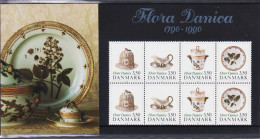 1990. DANMARK. Flora Danica 8-block In Official Folder Never Hinged. (Michel 977-980) - JF544461 - Nuovi