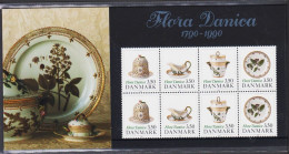 1990. DANMARK. Flora Danica 8-block In Official Folder Never Hinged. (Michel 977-980) - JF544462 - Nuovi