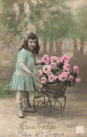 FANTAISIES - Enfant - Petite Fille - Fleurs - Colorisé - Tendresse - Carte Postale Ancienne - Altri & Non Classificati