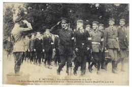 MEZIERES (08) - Occupation Allemande 1914-18 - Les Boys-Scouts Défilant Devant Le Komprinz Au Square Bayard En Juin 1918 - Otros & Sin Clasificación