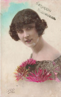 FETES - VOEUX - Nouvel An - Gelukkig Nieuwjaard - Femme Souriante - Colorisé - Carte Postale Ancienne - New Year