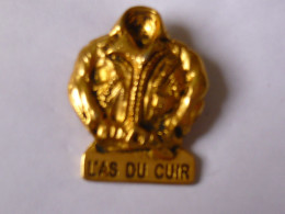 BIG Pins RELIEF L AS DU CUIR A SAINT MAUR DES FOSSES 94 - Animals