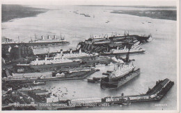 UK - Southampton Docks Showing World's Largest Lines.  Super Shipping View - Autres & Non Classés