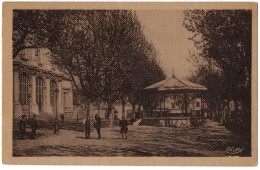 CPA 69 - GIVORS (Rhone) - Place De L'Hôtel De Ville. Le Kiosque - Givors