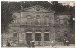 CPA 65 - BAGNERES DE BIGORRE (Hautes Pyrénées) - Entrée Principale Des Thermes - Bagneres De Bigorre