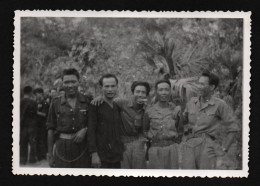 PHOTO GUERRE INDOCHINE  PROPAGANDE INDOCHINA COMBATTANTS VIETNAMIENS VIETMINH OFFICIERS - Documents