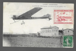 Lyon Aviation, Latham (monoplan Antoinette En Plein Vol) + Vignette De La Semaine D'aviation 7-15 Mai 1910 (13514) - Otros & Sin Clasificación