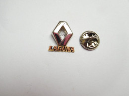 Beau Pin's En Relief  , Auto Renault , Laguna - Renault