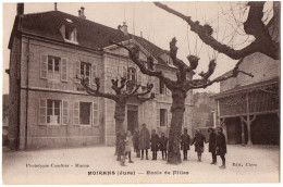 CPA 39 - MOIRANS (Jura) - Ecole De Filles (animée) - Autres & Non Classés