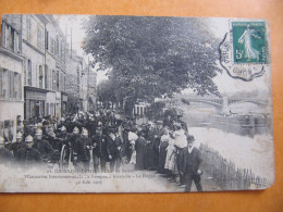 CPA - ILE SAINT DENIS - MANOEUVRE INTERCOMMUNALE DE POMPES A INCENDIE - LE DEFILE - 1907 - L'Ile Saint Denis