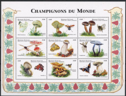 Guinee  Mushrooms Champignons Butterflies Papillons MNH - Paddestoelen