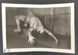 Photos Anciennes Homme Musclé Culturisme Culturiste Bodybuilder Slip De Bain Torse Nu - Autres & Non Classés