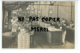 CARTE PHOTO D'usine Chocolaterie Chocolat Chocolats LOMBART Attelier D'emballage 75 Avenue De Choisy PARIS 75013 - Kunsthandwerk