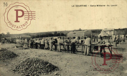 Camp Militaire De La Courtine - Un Lavoir. MILITAR. MILITAIRE - Caserme