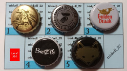 5 Capsules De Bière   Lot N° 32-3 - Cerveza