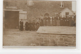 SAINT MALO : Carte Photo Du Personnel De La Maison VAILLANT - Très Bon état - Saint Malo