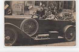 TOULOUSE : Carte Photo D'une Voiture En Très Gros Plan (conscrits ?) état (un Coin Plié Et Une Déchirure) - Toulouse