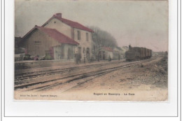 NOGENT EN BASSIGNY : La Gare - Bon état (un Coin Plié) - Nogent-en-Bassigny