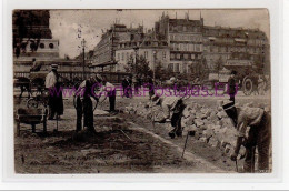 PARIS - Eugêne ATGET : Les P´tits Métiers De Paris - Le Repavage Des Rues - Bon état (une Toute Petite Déchirure) - Artesanos De Páris