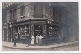 PARIS : Carte Photo D'un Magasin De Couleurs Et Vernis (papiers Peints Et Quincaillerie) Vers 1910 - Très Bon état - Paris (07)