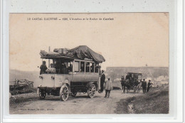 CARLAT - L´Autobus Et Le Rocher De Carlat - Très Bon état - Carlat