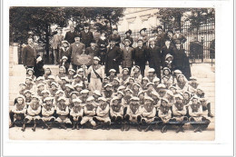 PARIS 19 : Carte Photo Du Patronage Barbanègre En Visite Aux Tuileries (école) - état (un Gros Plis) - Paris (19)