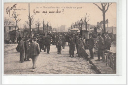 MONTREUIL SOUS BOIS - La Rue De Paris Et La Station Des Tramways - TEXTE - Très Bon état - Montreuil