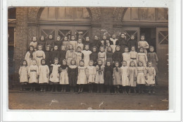 DENAIN - CARTE PHOTO - Photo De Groupe, Jeunes Filles (Photo De Classe) - Photographe: Lambert - Très Bon état - Denain