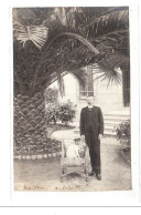 NICE - CARTE PHOTO - Pavillon Antoinette - Homme Et Son Chien Dans Le Jardin - Très Bon état - Otros & Sin Clasificación