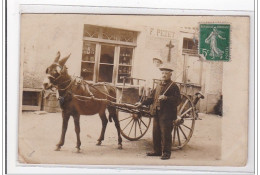 CAJARC : Carte Photo D'un Attelage Devant La Maison PEZET - Bon état (un Coin Plié) - Andere & Zonder Classificatie