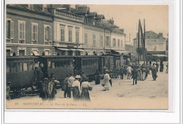 MONTEREAU  : La Place De La Gare - TRAMWAY - Très Bon état - Montereau