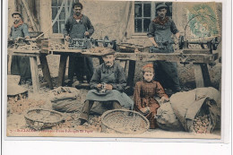 SAINT CLAUDE - Intérieur D'une Fabrique De Pipes - EN COULEURS - Très Bon état - Saint Claude